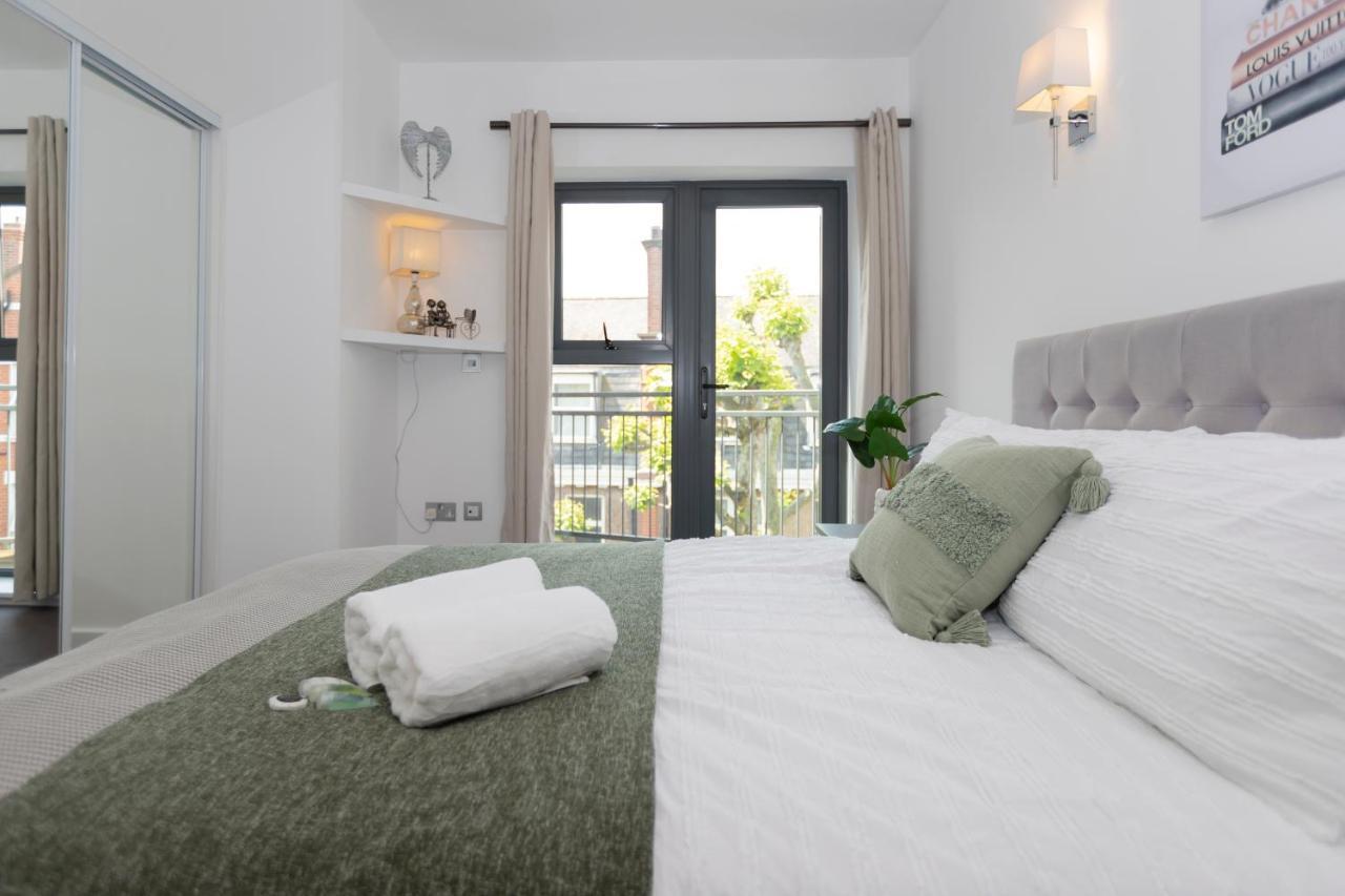 Stunning 3 Bedroom Penthouse With Terrace And Lift Londres Extérieur photo